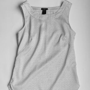 😱CLEANOUT😱 Ann Taylor XXSP White Top